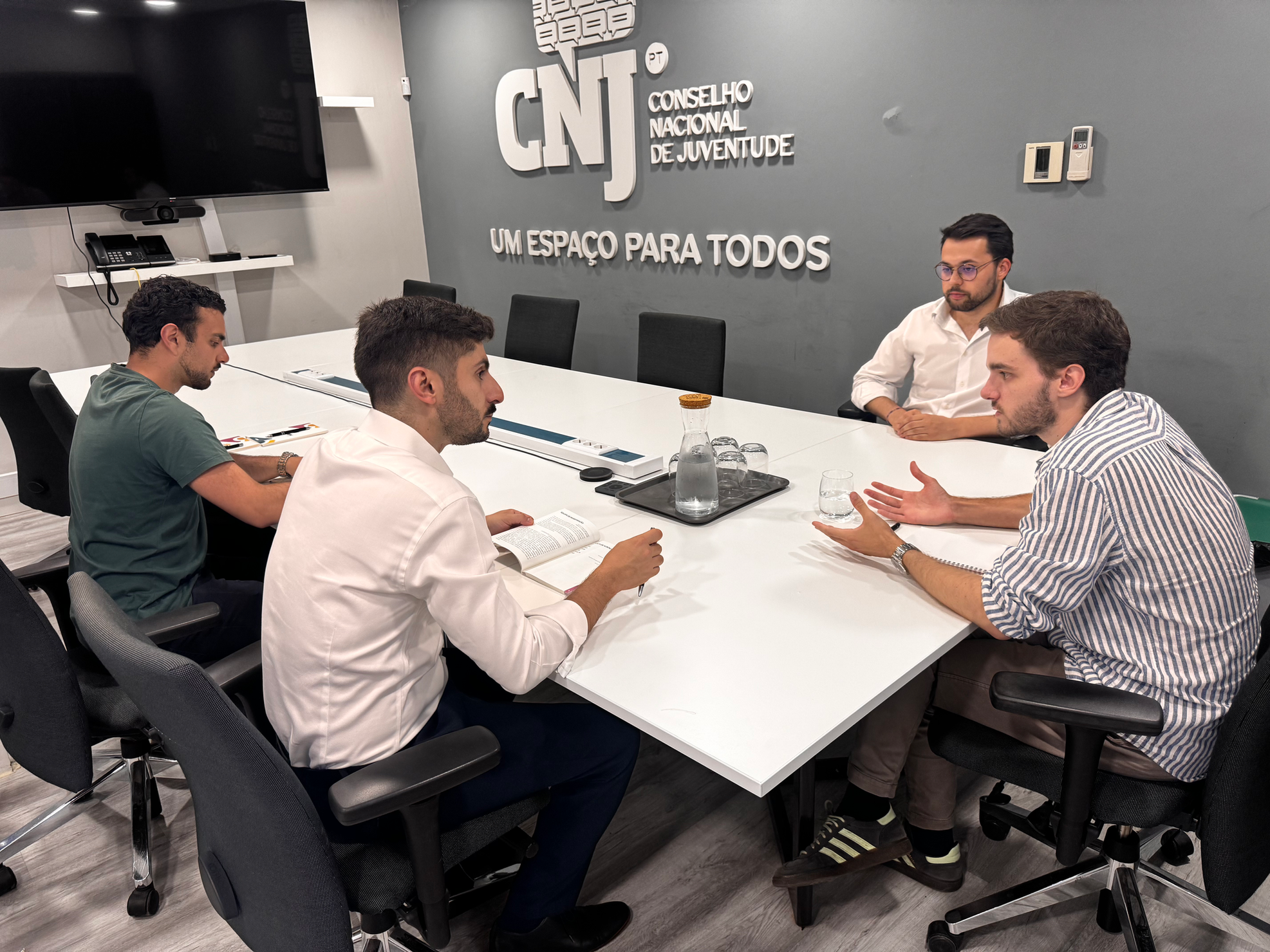 Reunión del Secretario General de la OIJ con el Consejo Nacional de Juventud