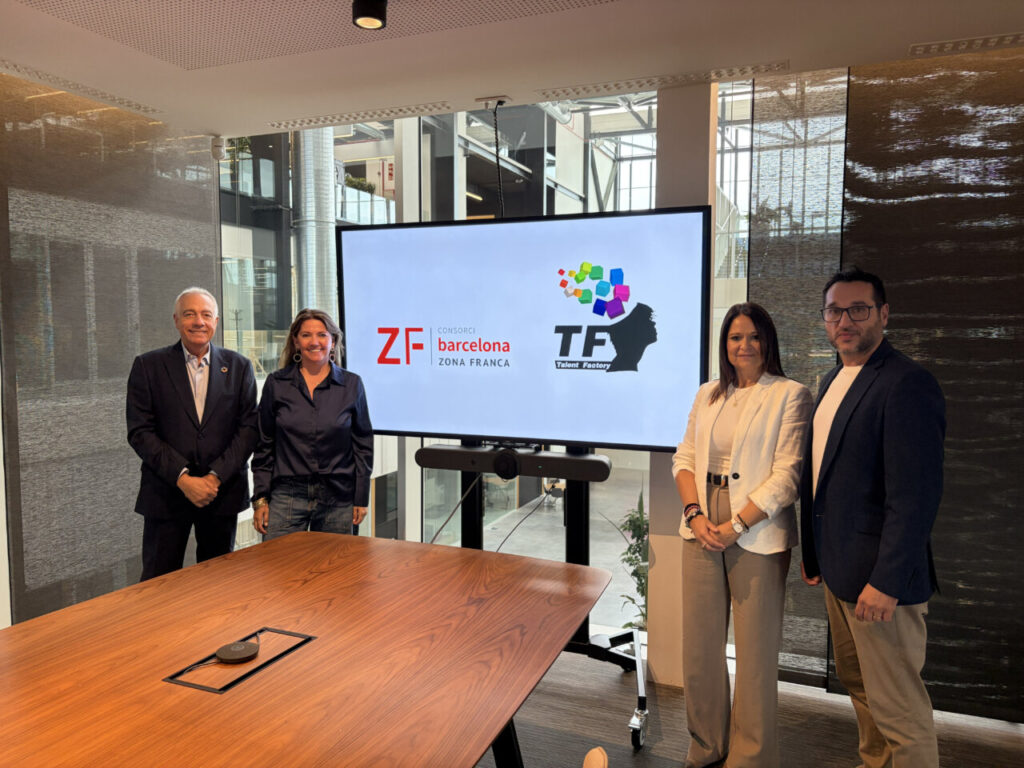 Representantes del CZFB y Talent Factory en una reunión de colaboración
